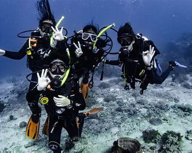 Certified scuba divers in Puerto Galera