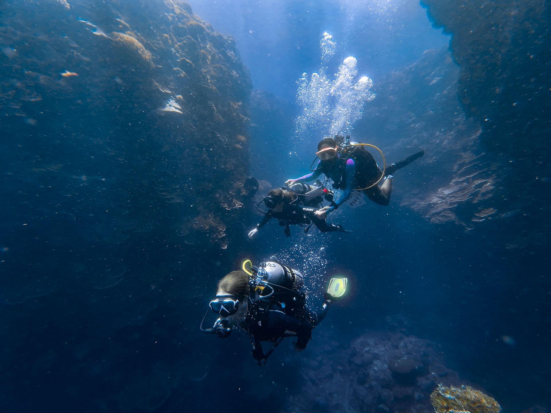 Drift diving Puerto Galera